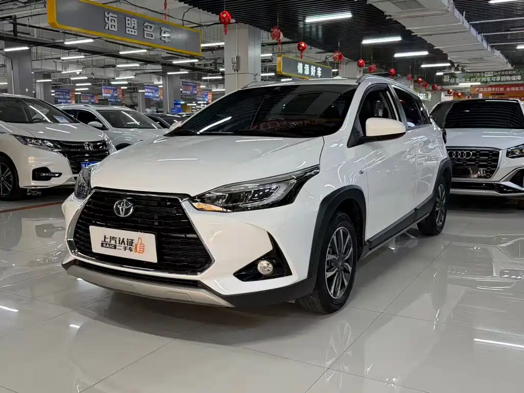 Toyota Yaris L 2023