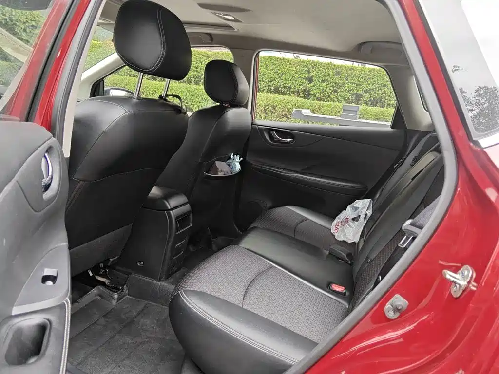 Nissan Tiida 2018 — фото 15
