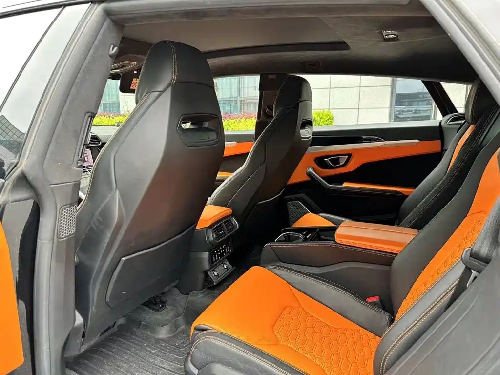Lamborghini Urus 2019 — фото 10