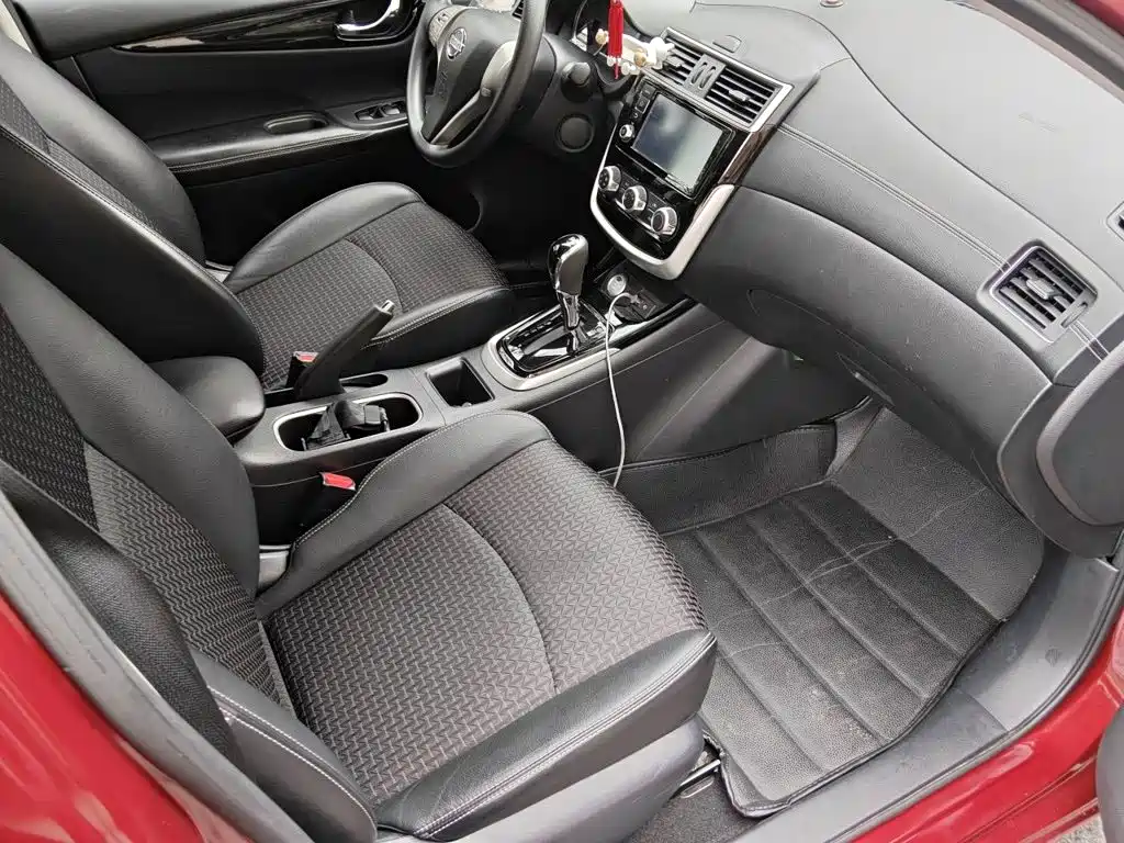 Nissan Tiida 2018 — фото 20