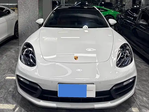 Porsche Panamera 2023