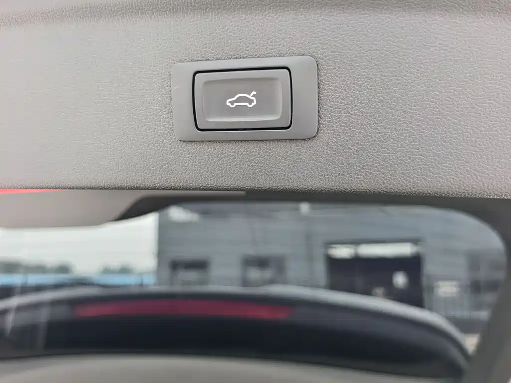 Audi A3 2023 — фото 16