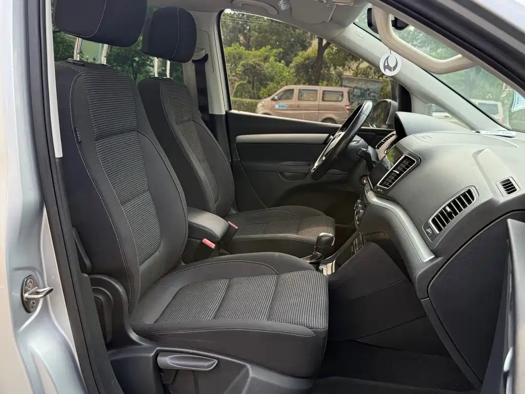 Volkswagen Sharan 2018 — фото 15