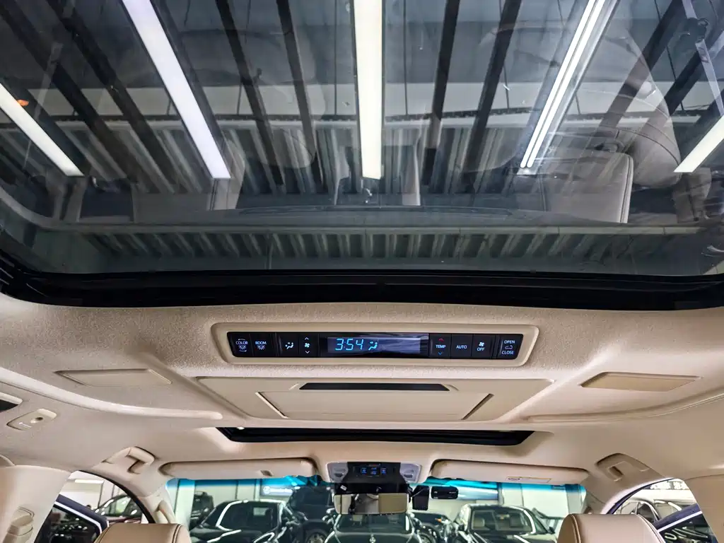 Toyota Vellfire 2021 — фото 23