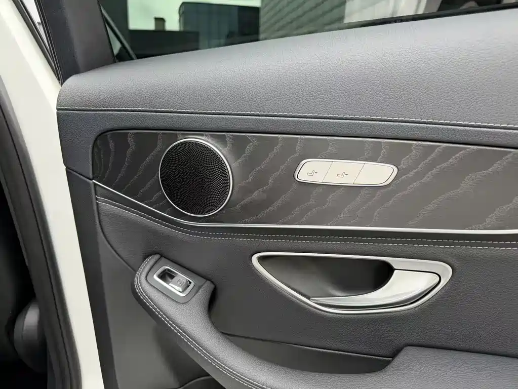 Mercedes-Benz C-Class 2020 — фото 29