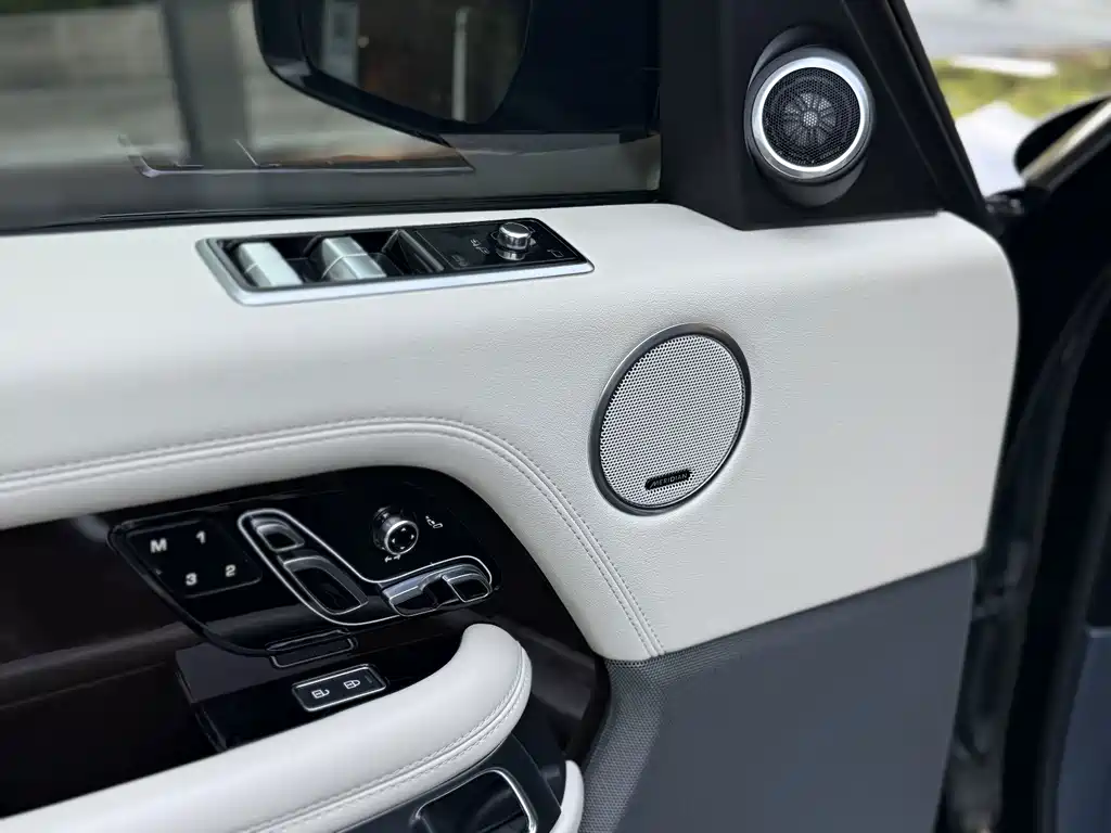 Land Rover Range Rover 2021 — фото 8