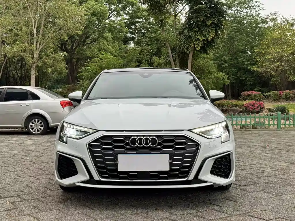 Audi A3 2022 — фото 2