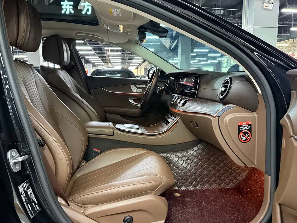 Mercedes-Benz E-Class 2023 — фото 16