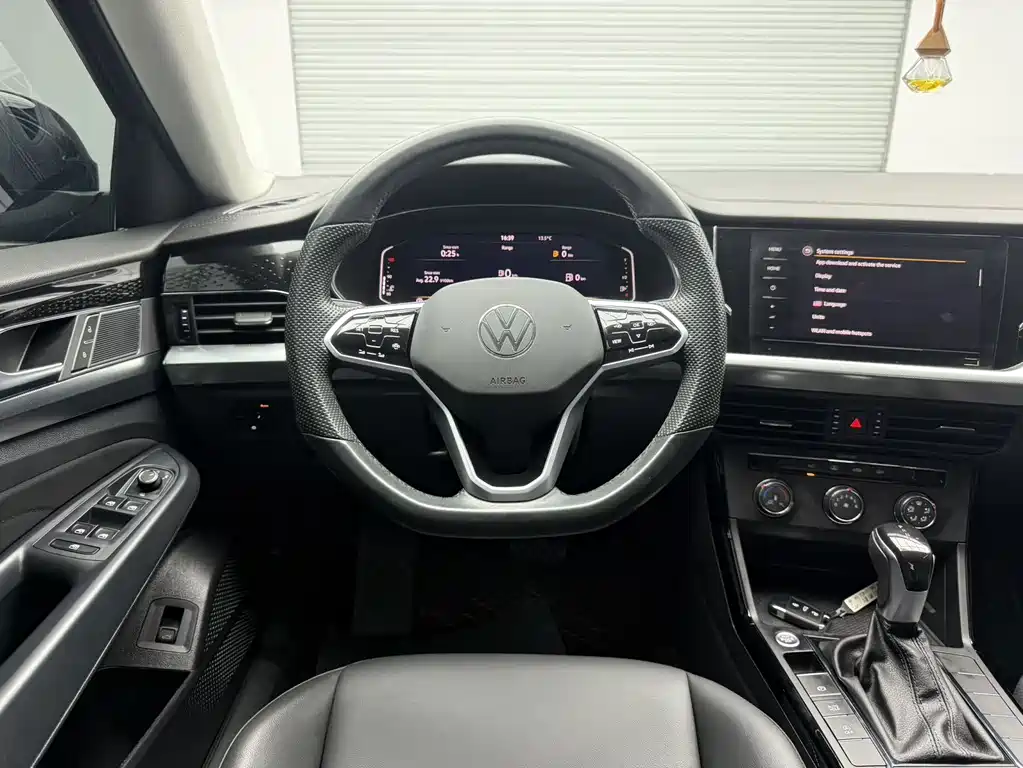 Volkswagen Passat 2023 — фото 13