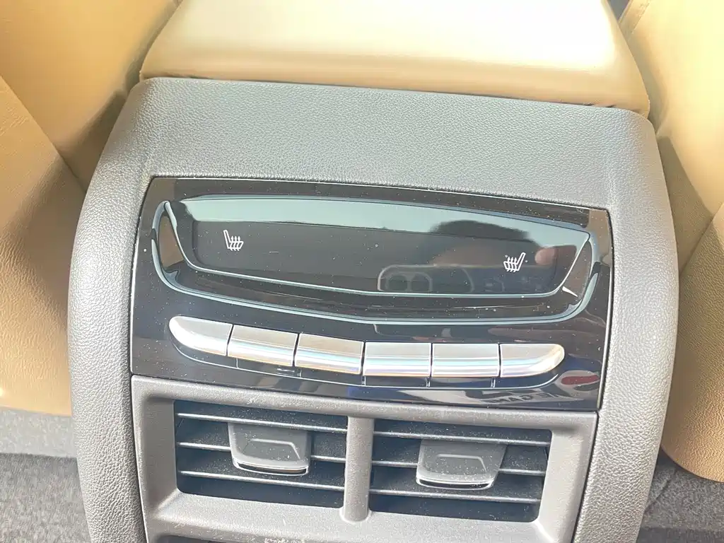 Cadillac XT5 2025 — фото 19