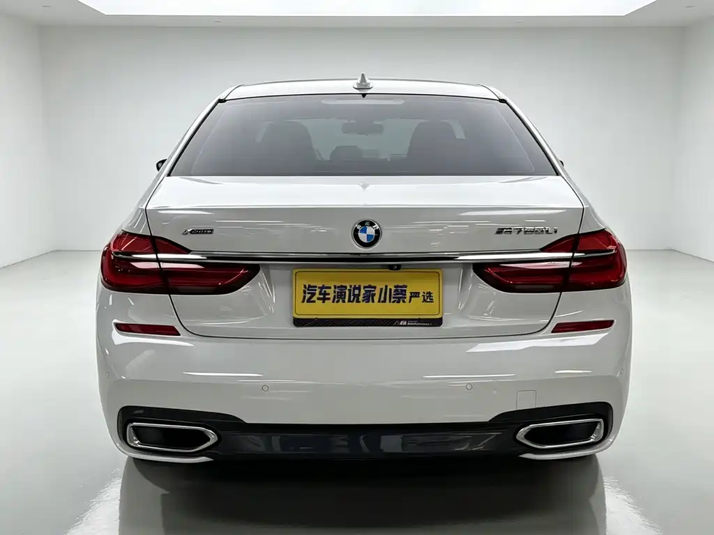 BMW 7 Series 2015 — фото 11