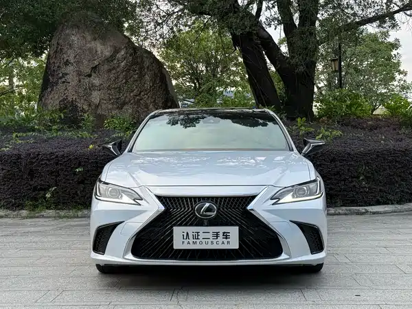 Lexus ES 2018