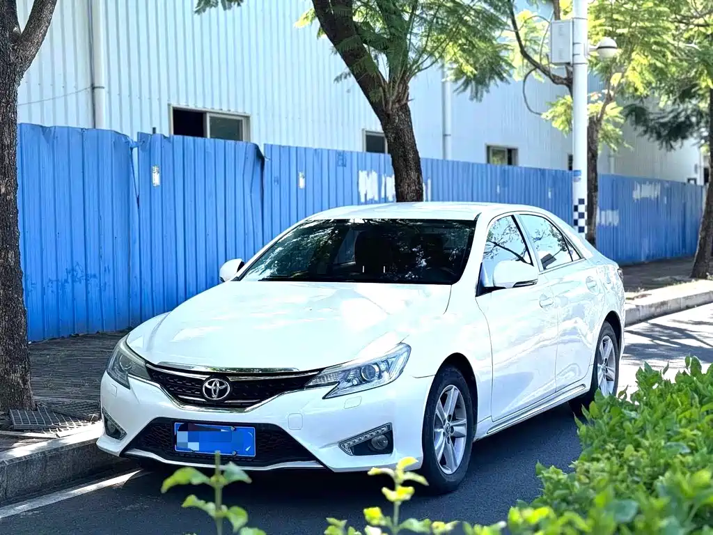 Toyota Reiz 2014