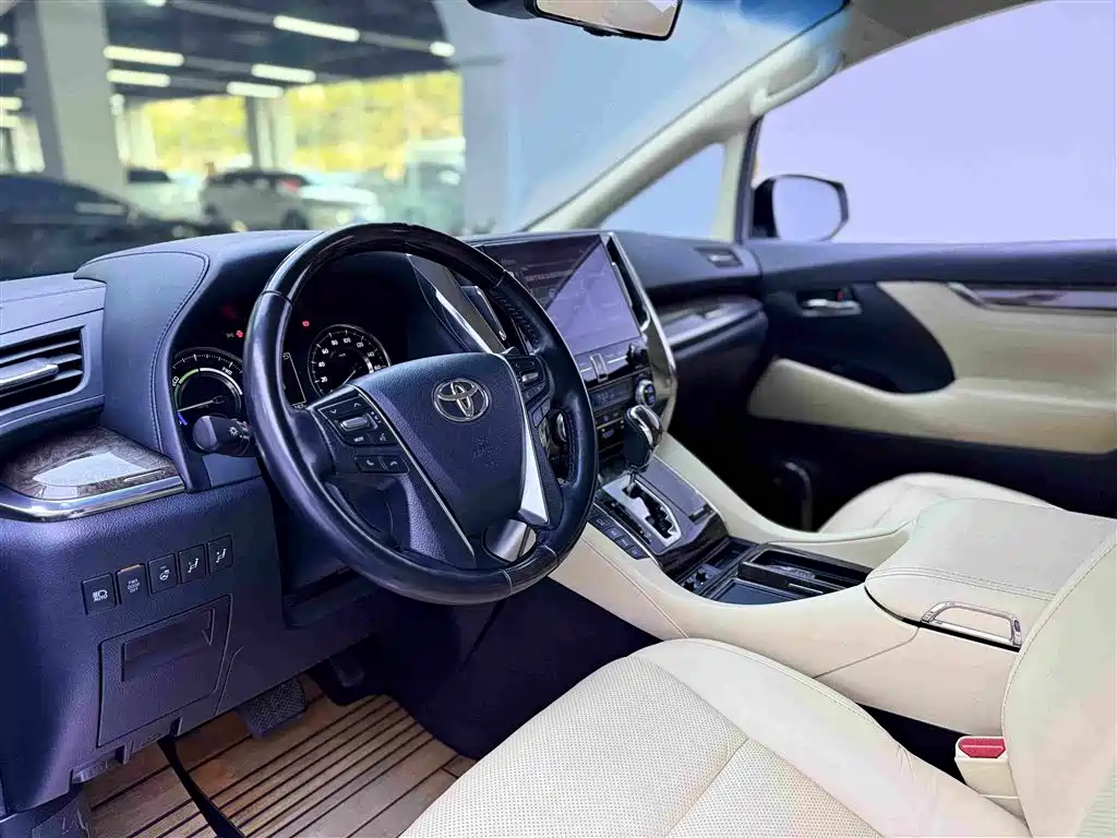 Toyota Vellfire 2021