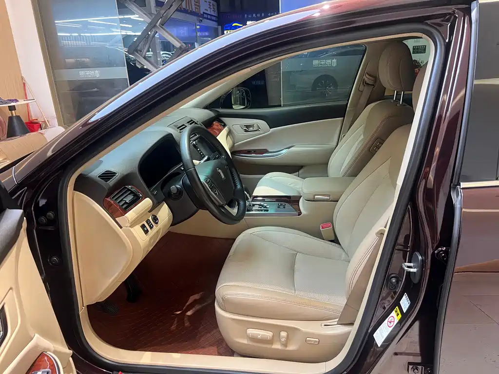 Toyota Crown 2013 — фото 19