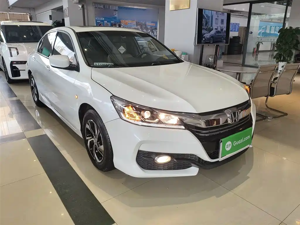 Honda Accord 2016 — фото 22