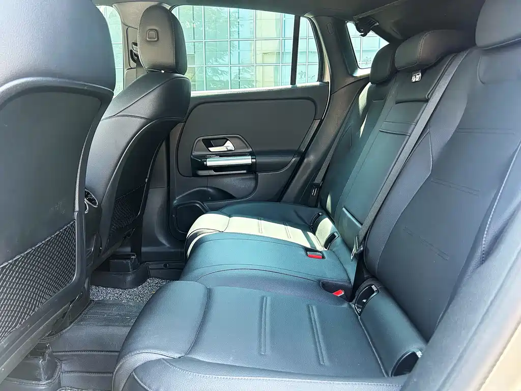 Mercedes-Benz GLA 2023 — фото 8