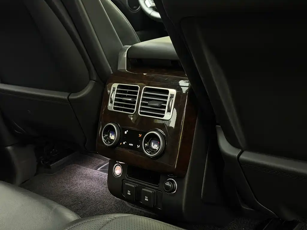 Land Rover Range Rover 2021 — фото 21