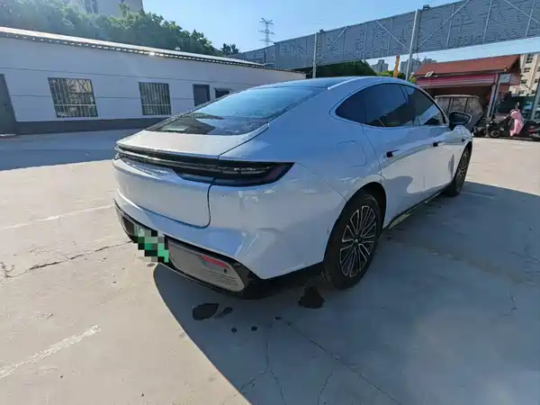 Geely Galaxy Starshine 8 2025