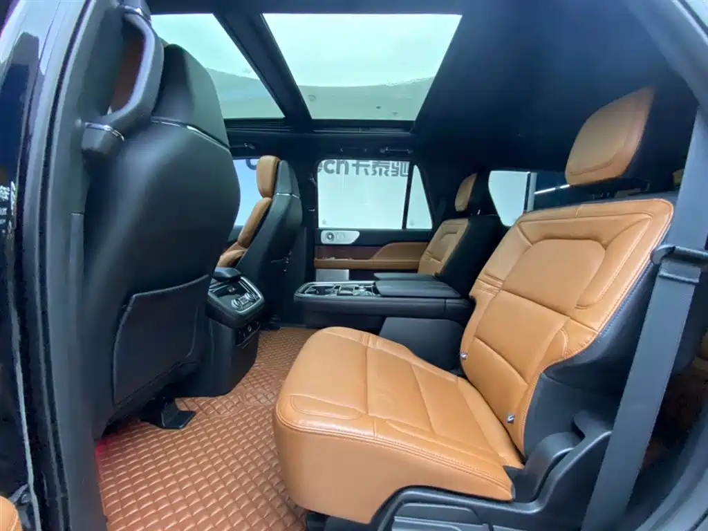 Lincoln Navigator 2021 — фото 19