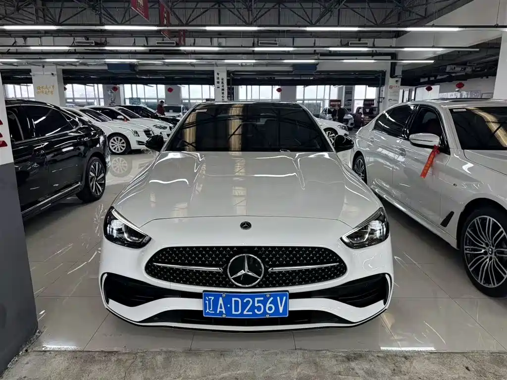 Mercedes-Benz C-Class 2023 — фото 4