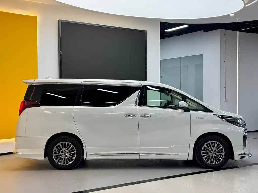 Toyota Alphard 2021 — фото 7