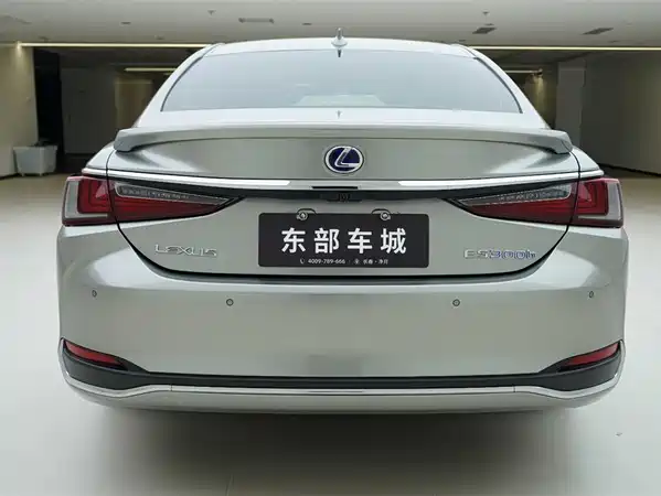 Lexus ES 2021