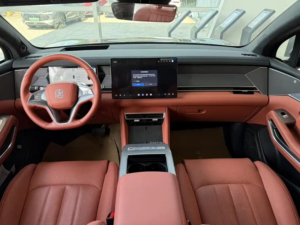 BYD Tang L 2025