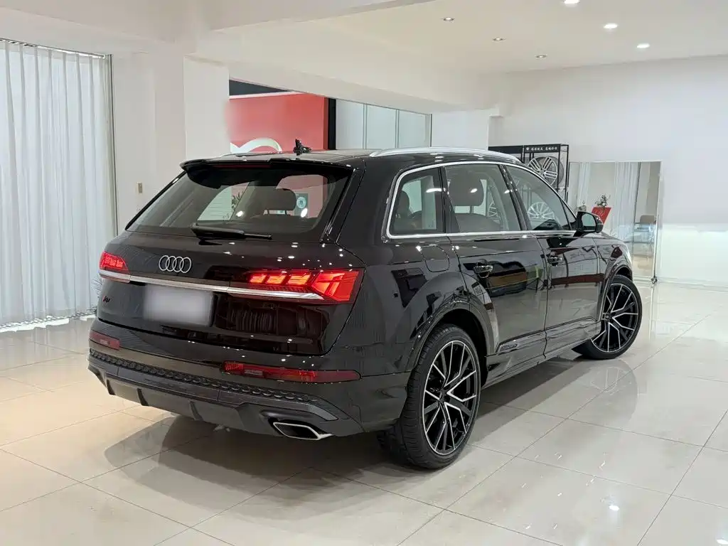 Audi Q7 2025 — фото 14