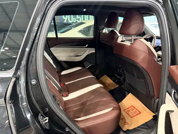 Geely Xingyue L 2025