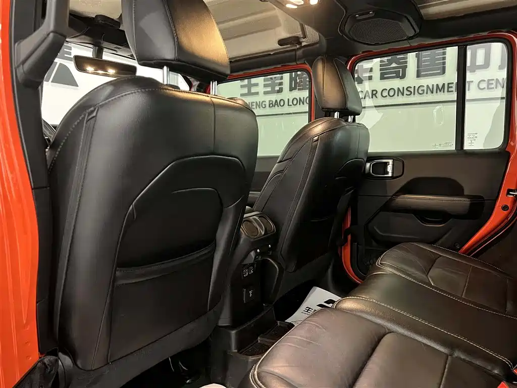 Jeep Wrangler 2020 — фото 10