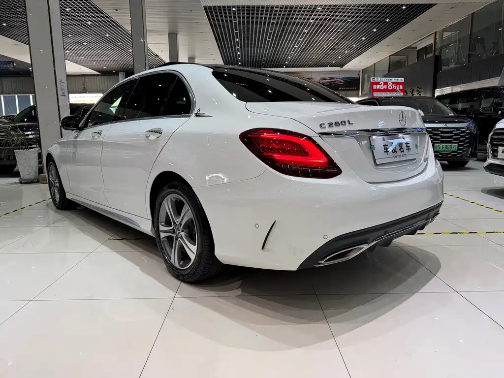 Mercedes-Benz C-Class 2019 — фото 9