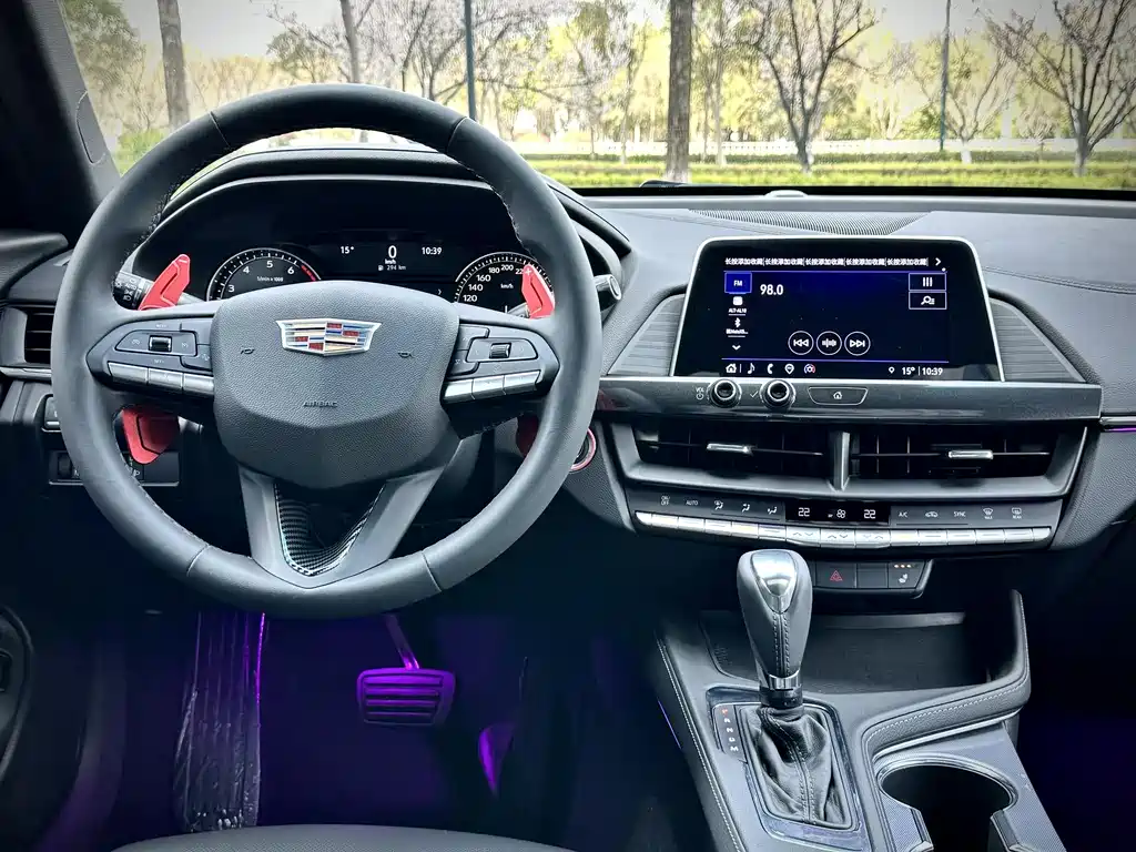 Cadillac CT4 2022 — фото 12