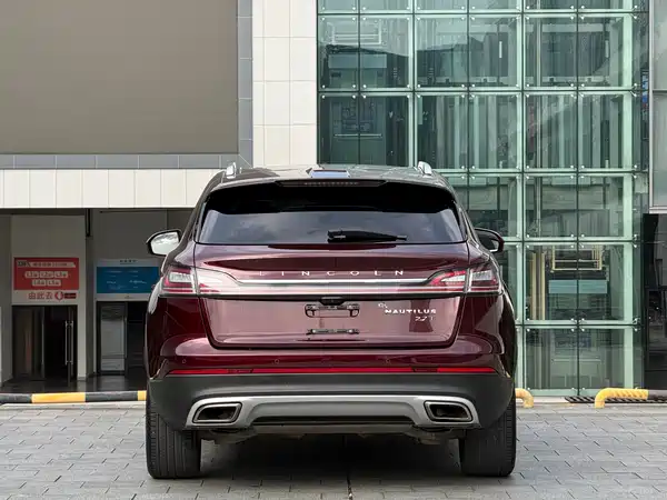 Lincoln Nautilus 2021