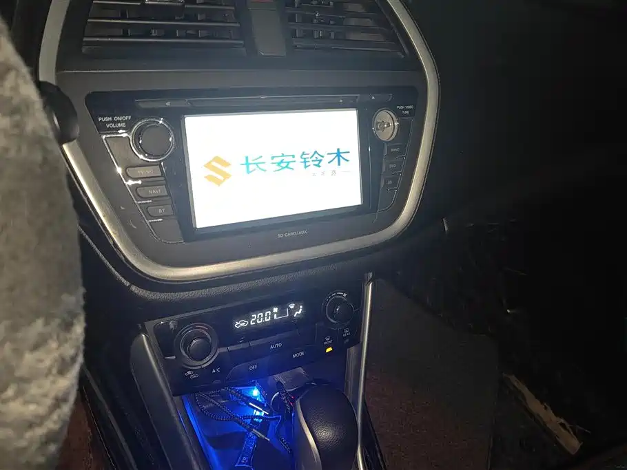 Suzuki S-Cross 2015 — фото 13