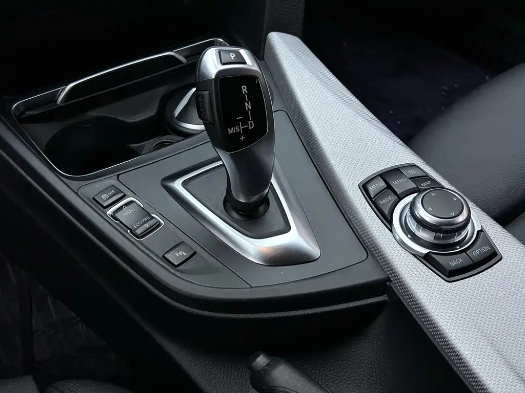 BMW 3 Series GT 2016 — фото 14