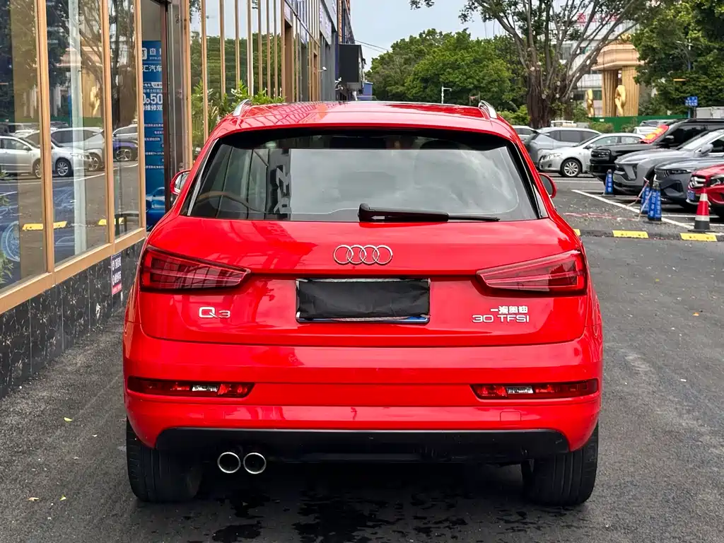 Audi Q3 2016 — фото 19
