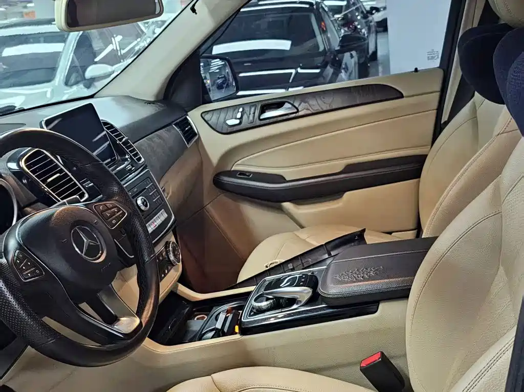 Mercedes-Benz GLE 2016 — фото 12