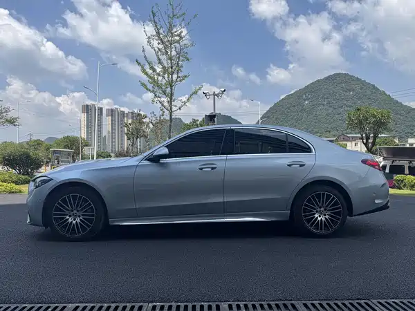 Mercedes-Benz C-Class 2025