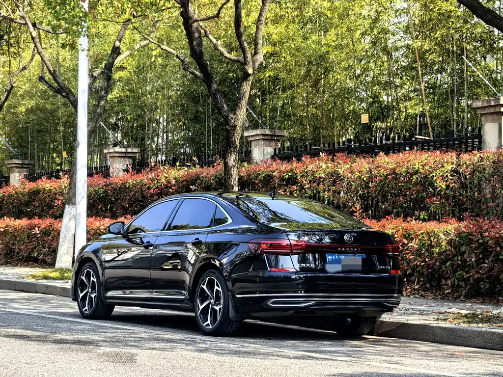 Volkswagen Passat 2023 — фото 12