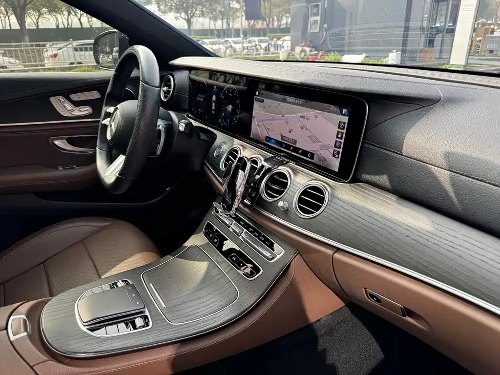 Mercedes-Benz E-Class 2021 — фото 12