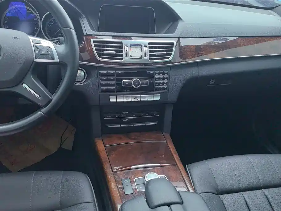 Mercedes-Benz E-Class 2014 — фото 16