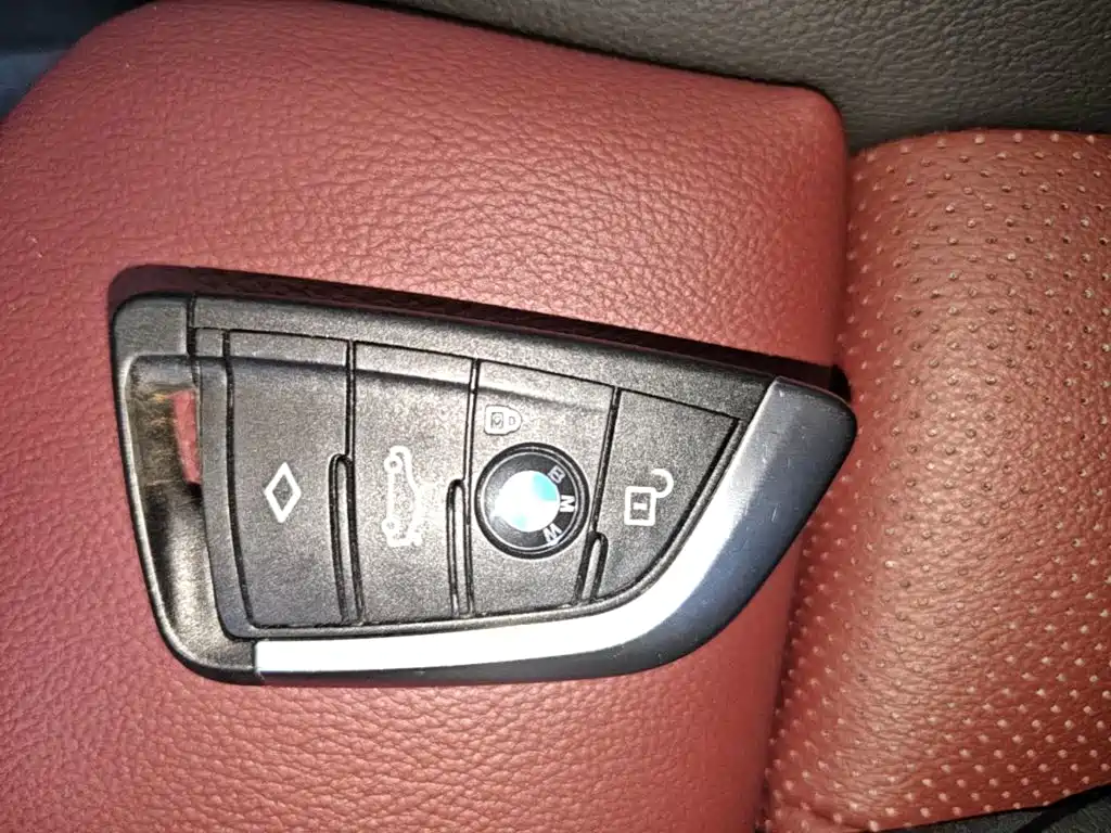 BMW iX3 2022 — фото 9