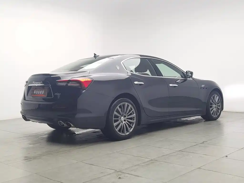 Maserati Ghibli 2023 — фото 2