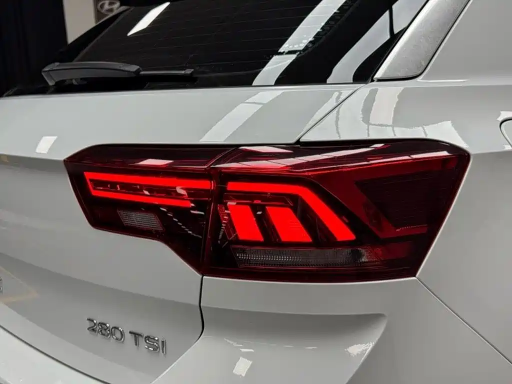 Volkswagen T-Roc 2023 — фото 20