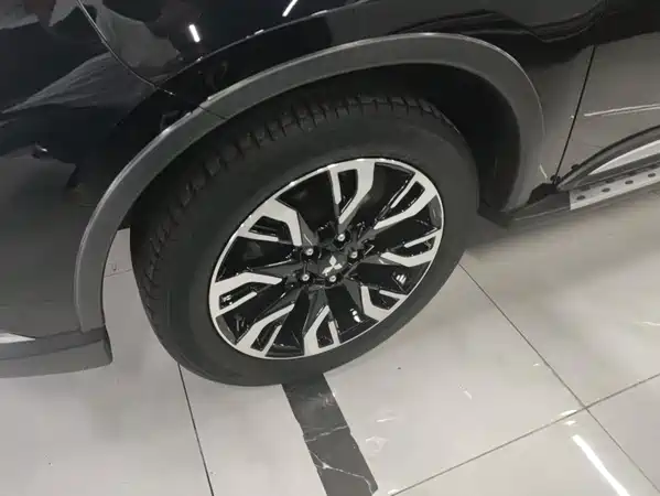 Mitsubishi Outlander 2021