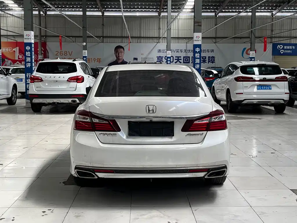 Honda Accord 2016 — фото 15