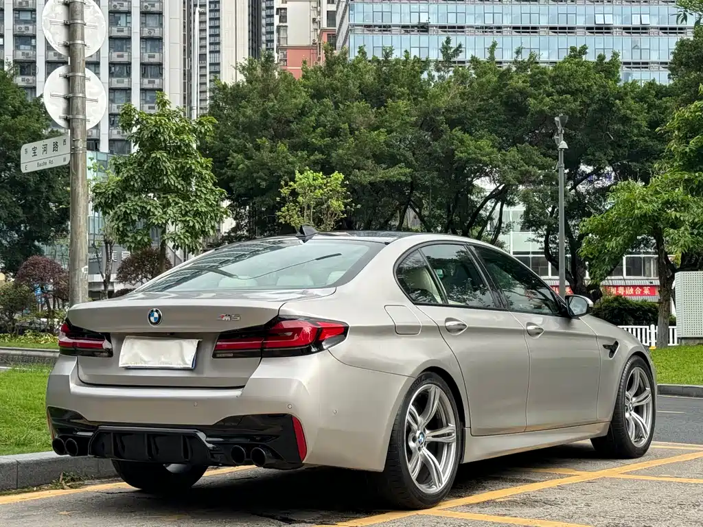 BMW M5 2016 — фото 14