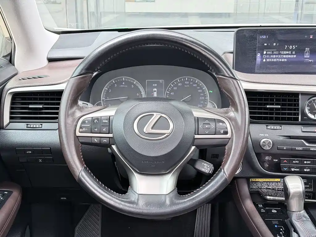 Lexus RX 2017 — фото 9