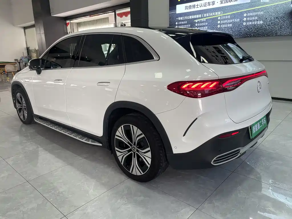 Mercedes-Benz EQE SUV 2023 — фото 6